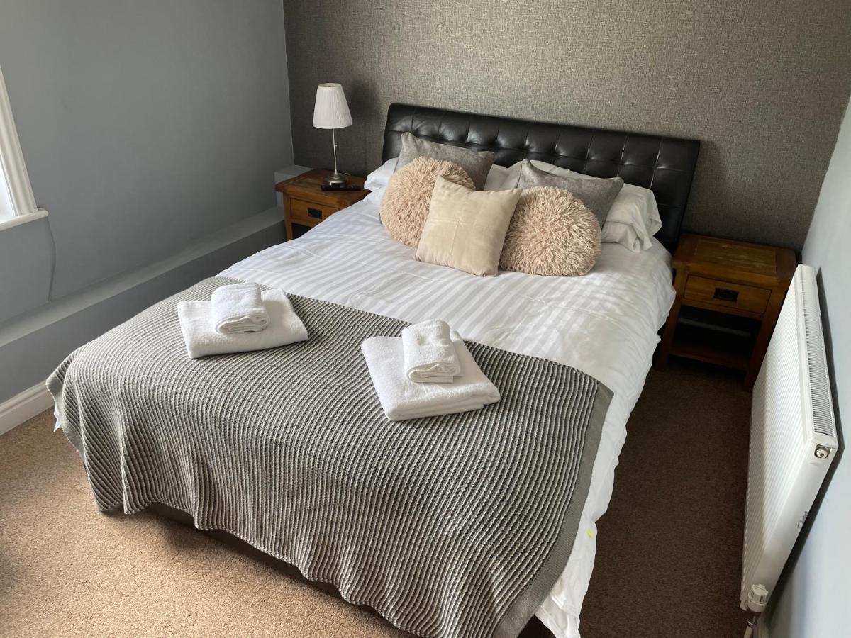 The White Swan Deighton Inn *